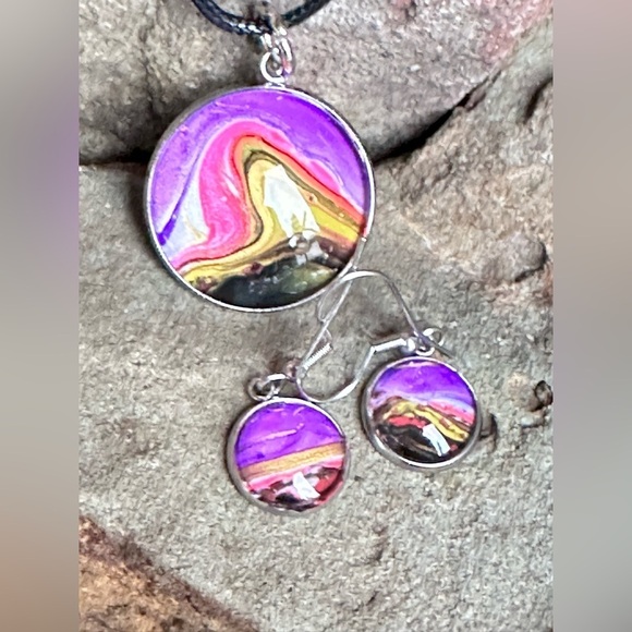 Elegant Purple and Gold Swirl Jewelry Set Handmade Acrylic pour Art Signed 4176 - Picture 2 of 15